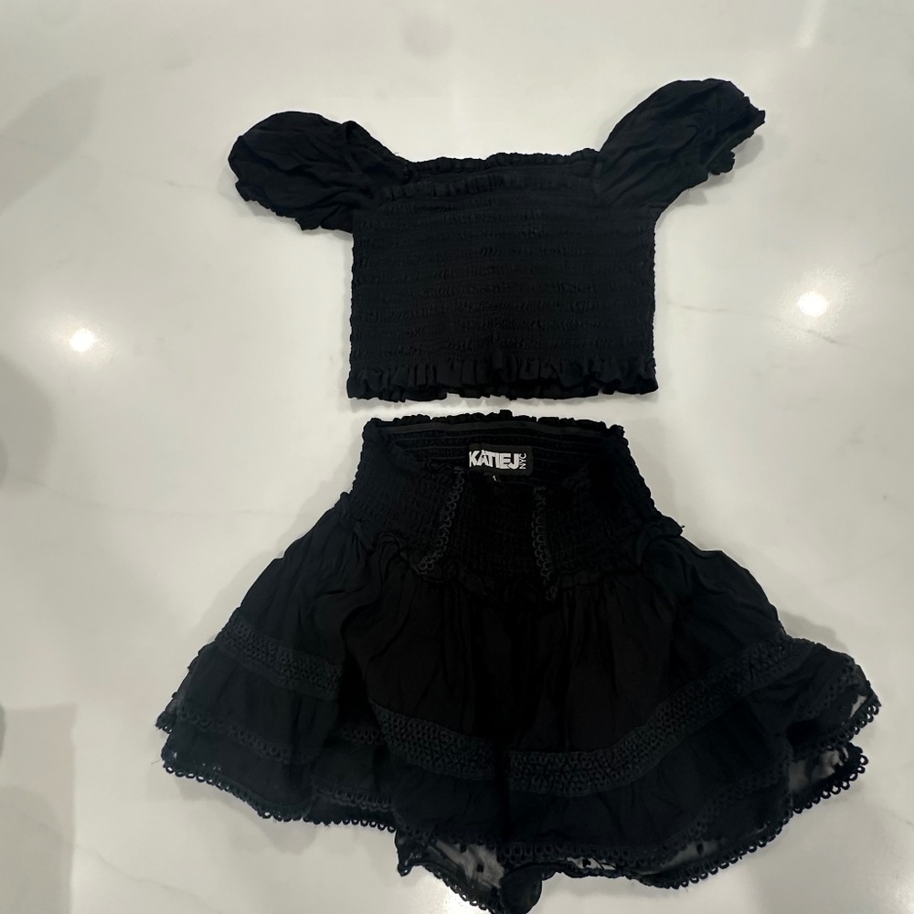 Girls Katie J NYC 2 piece set (medium)
